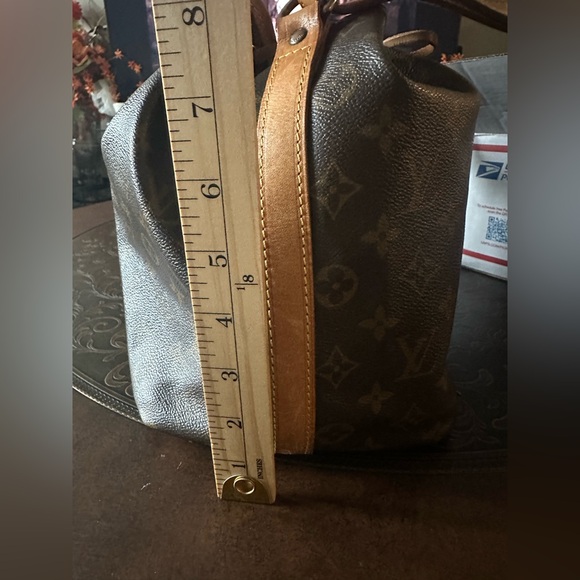 Louis Vuitton Noe - Picture 14 of 16